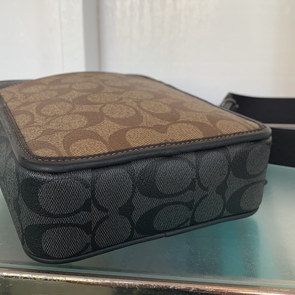 Coach Sullivan Crossbody In Blocked Signature NWOT - Picture 7 of 17